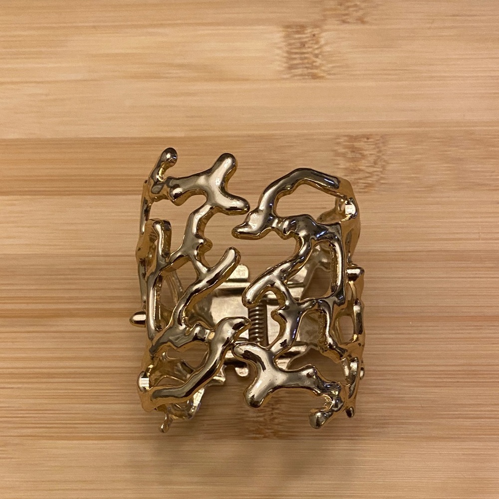 Elegant Gold Bracelet